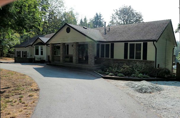 Maple Ridge - Robins Residence, 27454 110th Ave