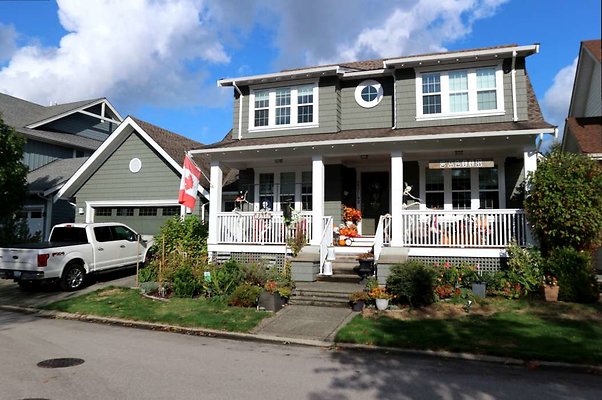 Langley - Hutton Residence, 23149 Muench Trail
