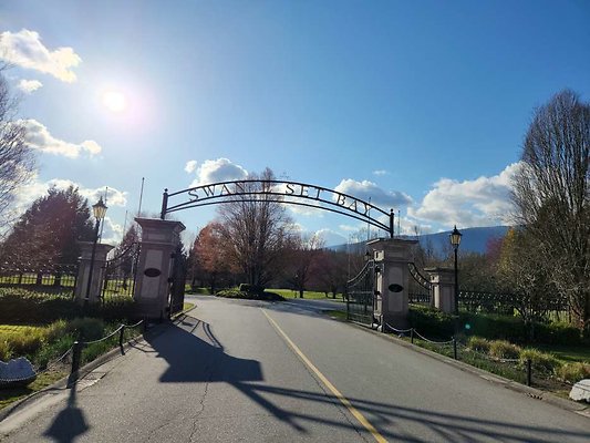 Pitt Meadows - Swan-E-Set Bay Resort and Country Club