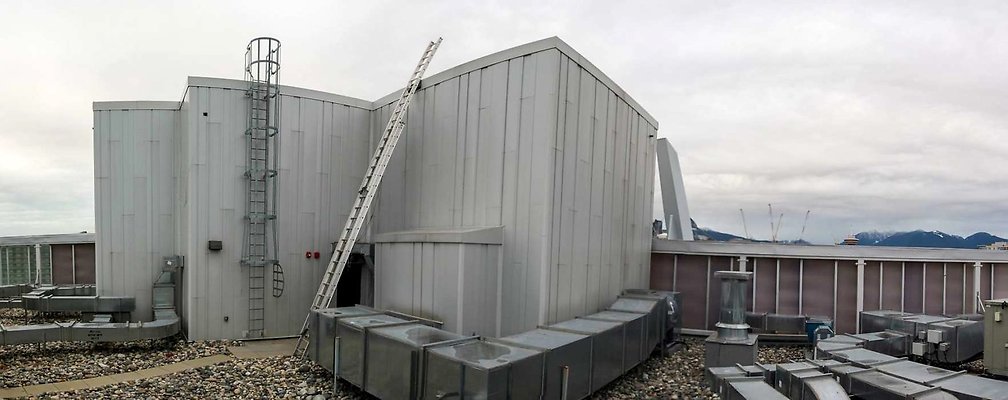 916328