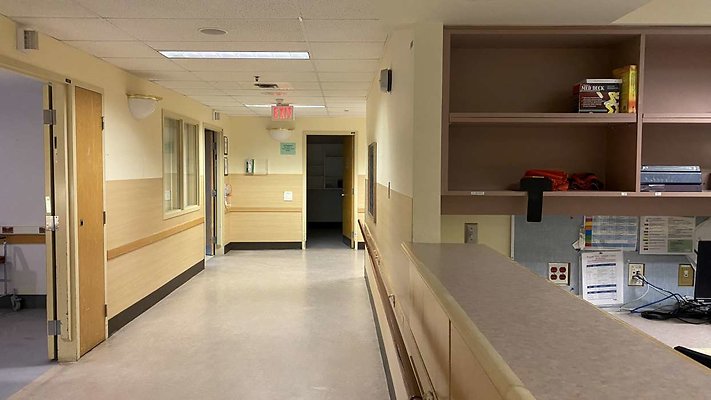 6.UNIT HALLWAYS &amp; REAR UNIT EMERGENCY EXIT