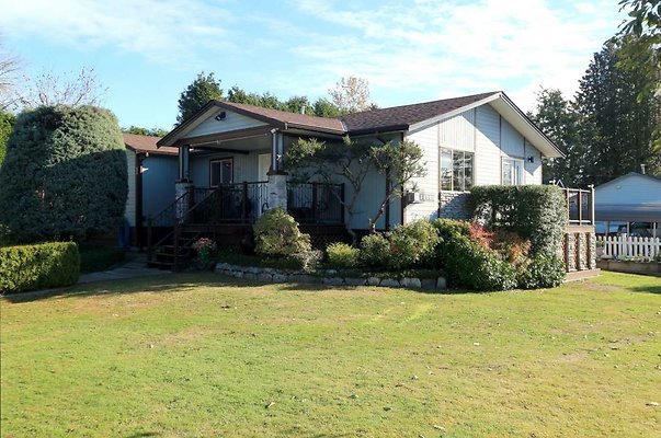 Maple Ridge - Solon Residence, 11390 Melville